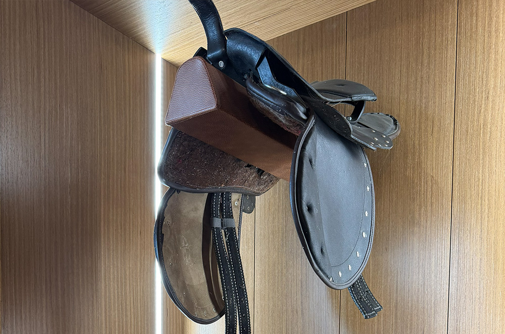 Saddle Holders